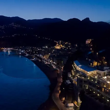 Club Due Torri Ξενοδοχείο 4*