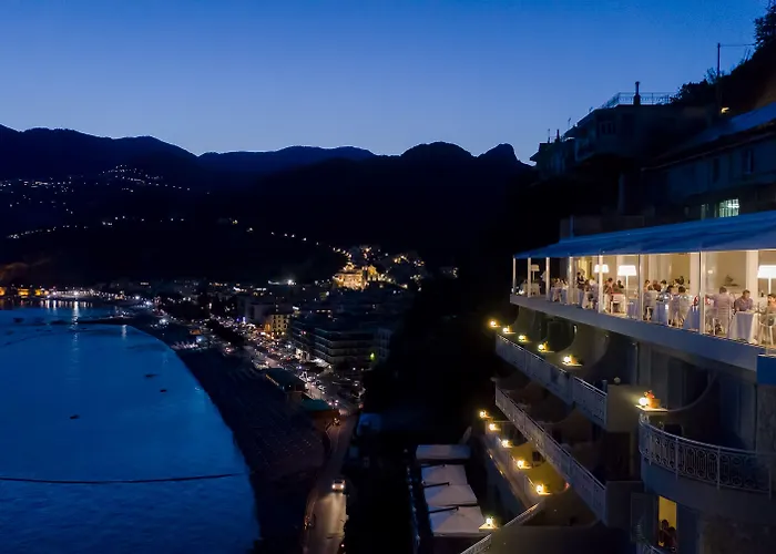 Club Due Torri 4*