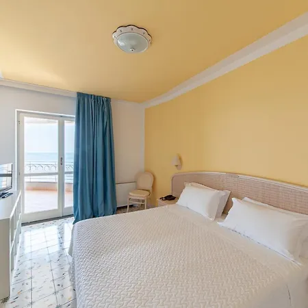 Club Due Torri Hotel 4*