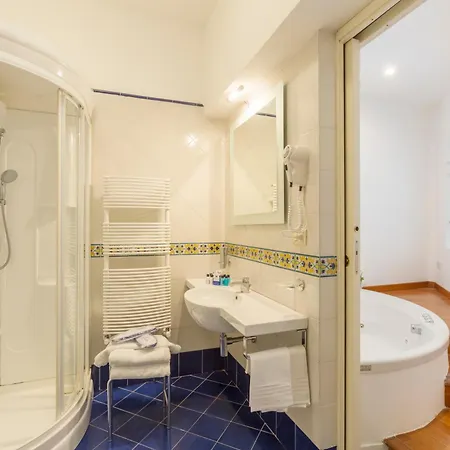 Club Due Torri Hotel 4*