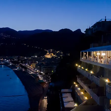Club Due Torri 4*