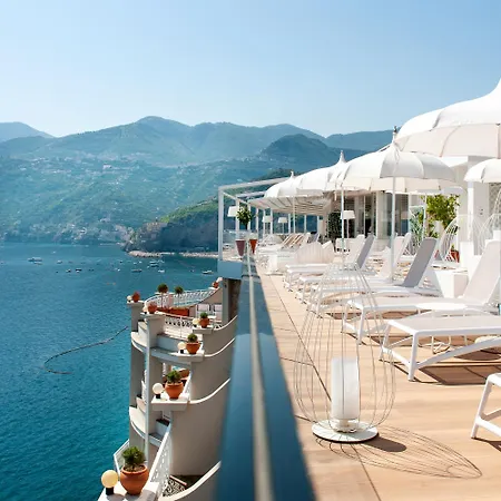 Club Due Torri 4*