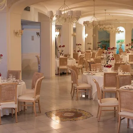Hotel Club Due Torri 4*