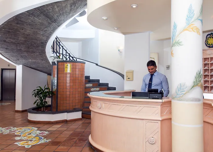 都耶托丽俱乐部酒店 4* 马奥莱